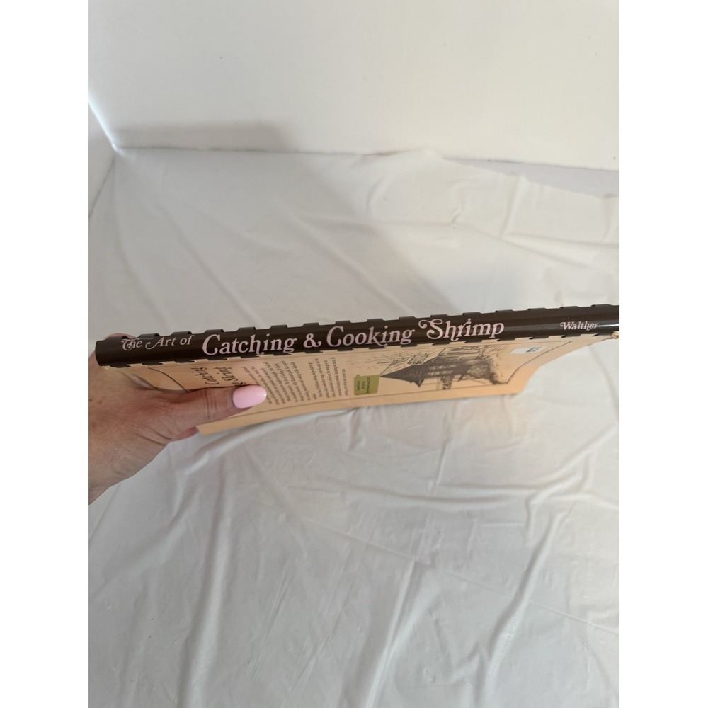 The Art Of Catching And Cooking Shrimp Cookbook Walther Fenwick Island 1993 VTG - Picture 4 of 5